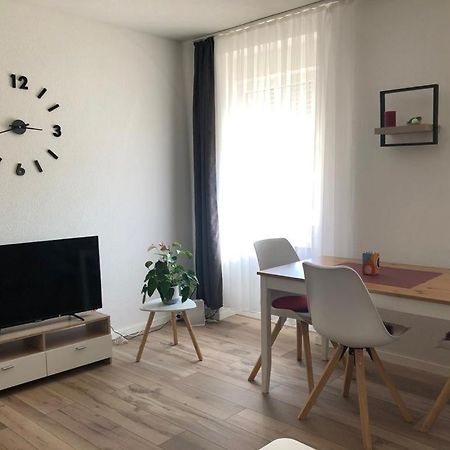 Grenznahe Ferienwohnung mit 4 Schlafzimmern Grenzach-Wyhlen Exterior foto